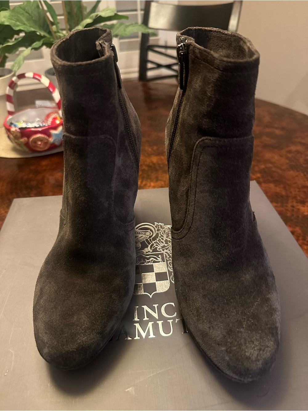 Vince Camuto Abrum Charcoal Grey Verona Suede Wedge Ankle Booties Size 8.5M/38.5